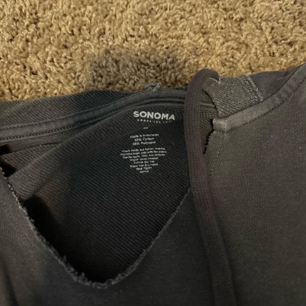 Sweater - Picture 3 of 4